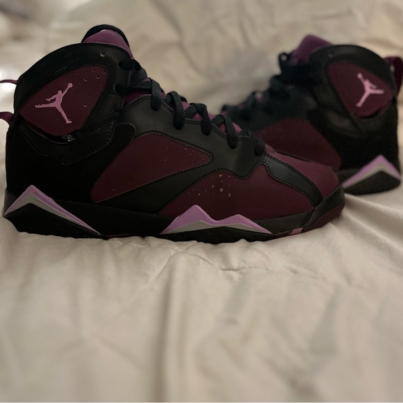 Jordan 7 Retro
Mulberry (GS) - Picture 11 of 12